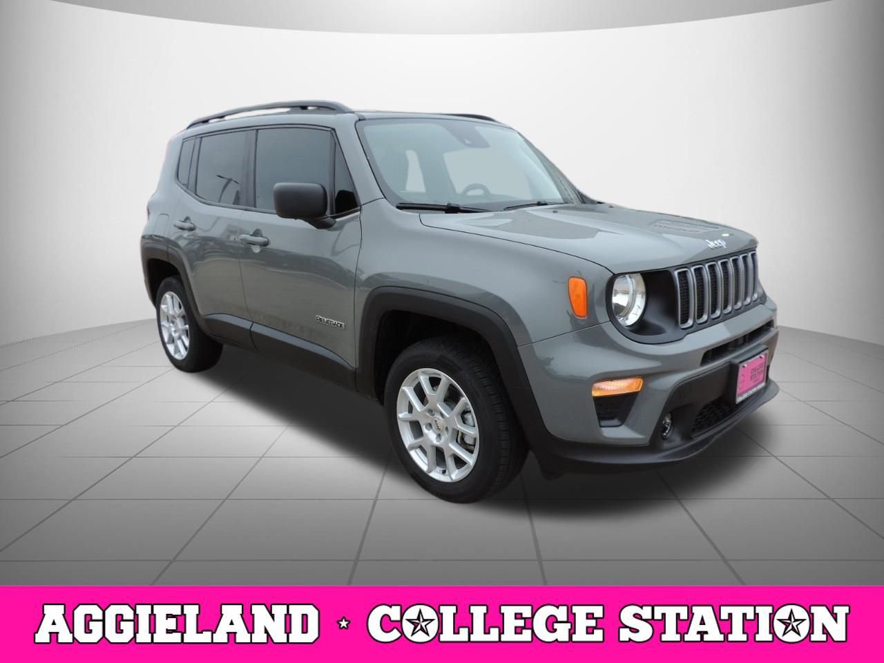 Used 2022 Jeep Renegade Latitude w/ Convenience Group image 3