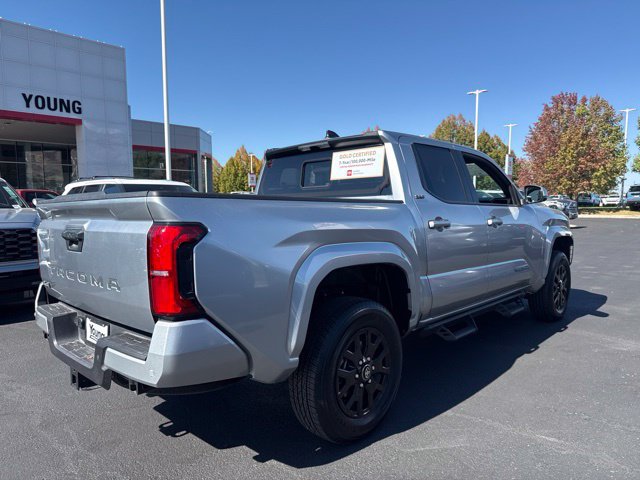Used 2025 Toyota Tacoma SR5 AWD/4WD image 4