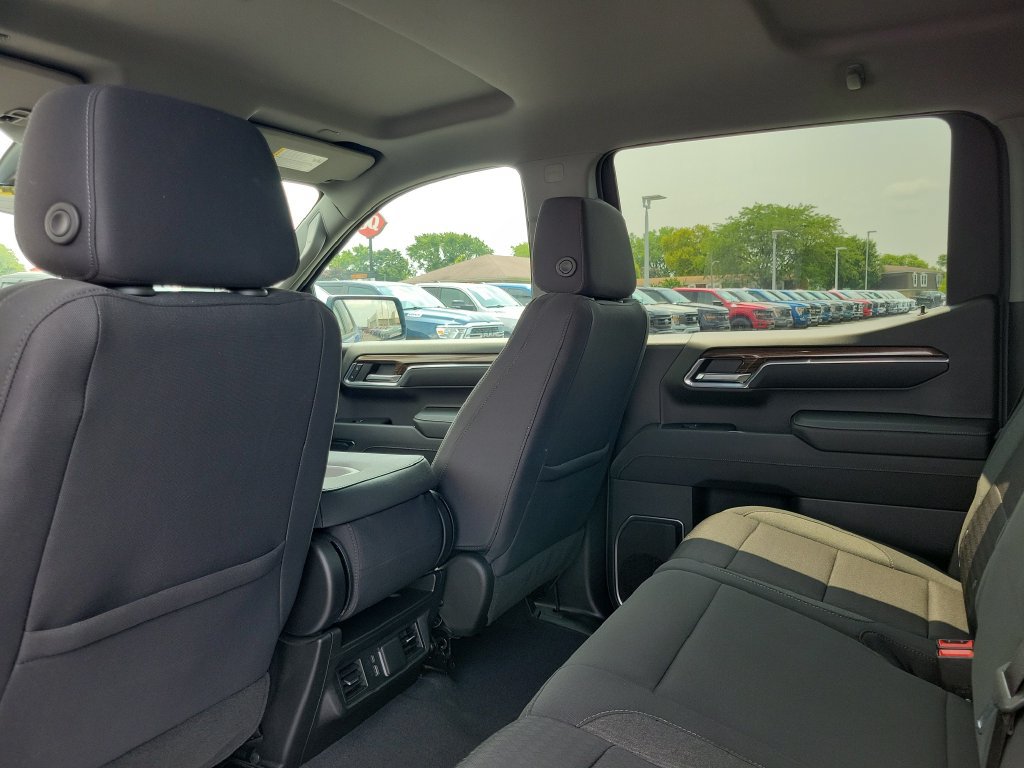 Used 2023 Chevrolet Silverado 1500 LT AWD/4WD image 16