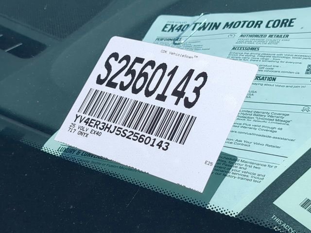 New 2025 Volvo EX40 Core w/ Climate Package image 24