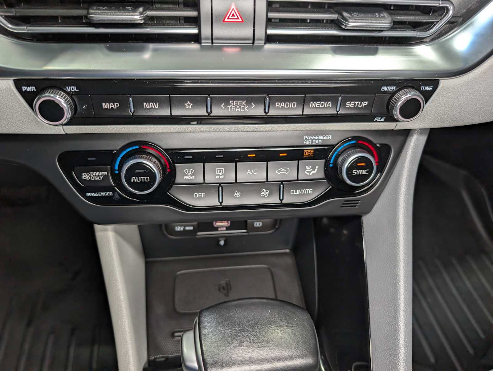 Used 2020 Kia Niro EX Premium FWD image 27