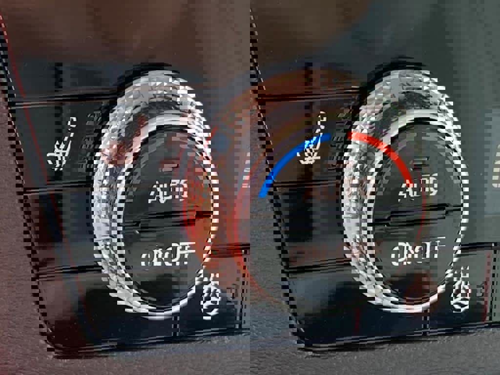 New 2025 Mitsubishi Outlander SEL image 11