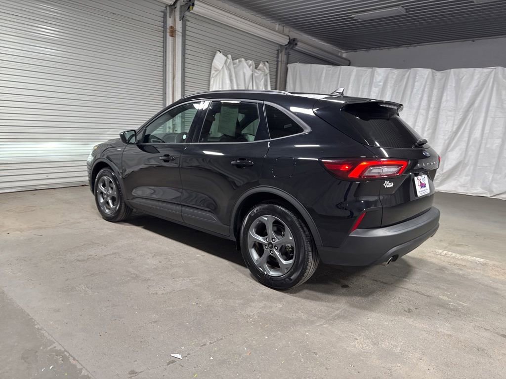 Used 2025 Ford Escape ST-Line FWD image 5
