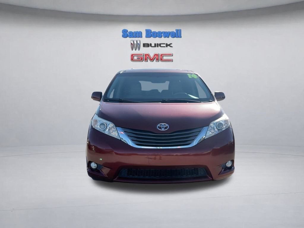 Used 2014 Toyota Sienna XLE FWD image 4