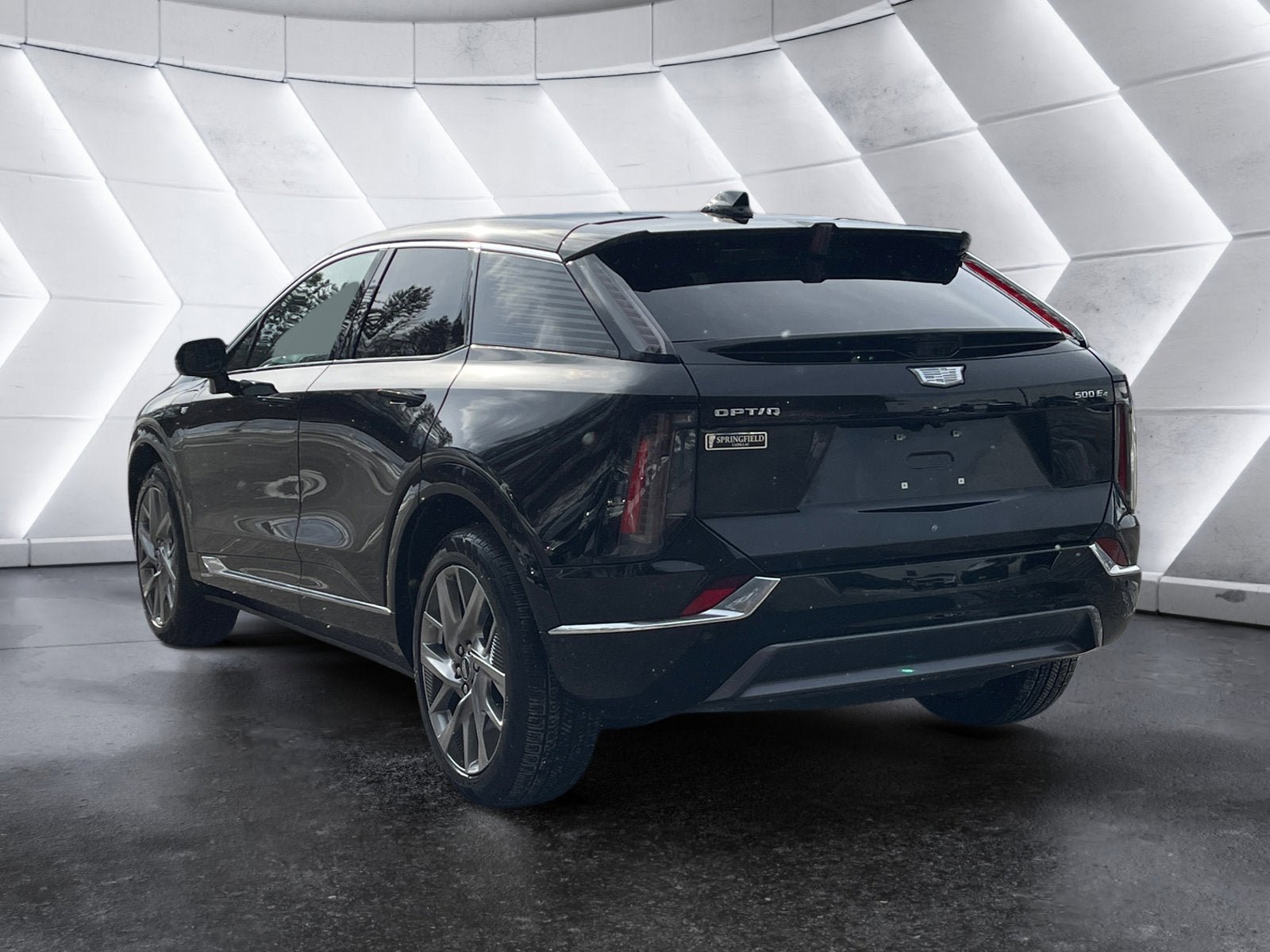 Used 2025 Cadillac Optiq Luxury 2 w/ LPO, Floor Liner Package AWD/4WD image 4