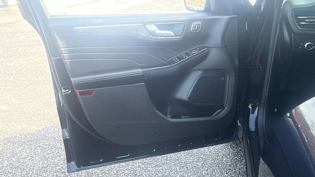 Used 2021 Ford Escape Titanium image 19
