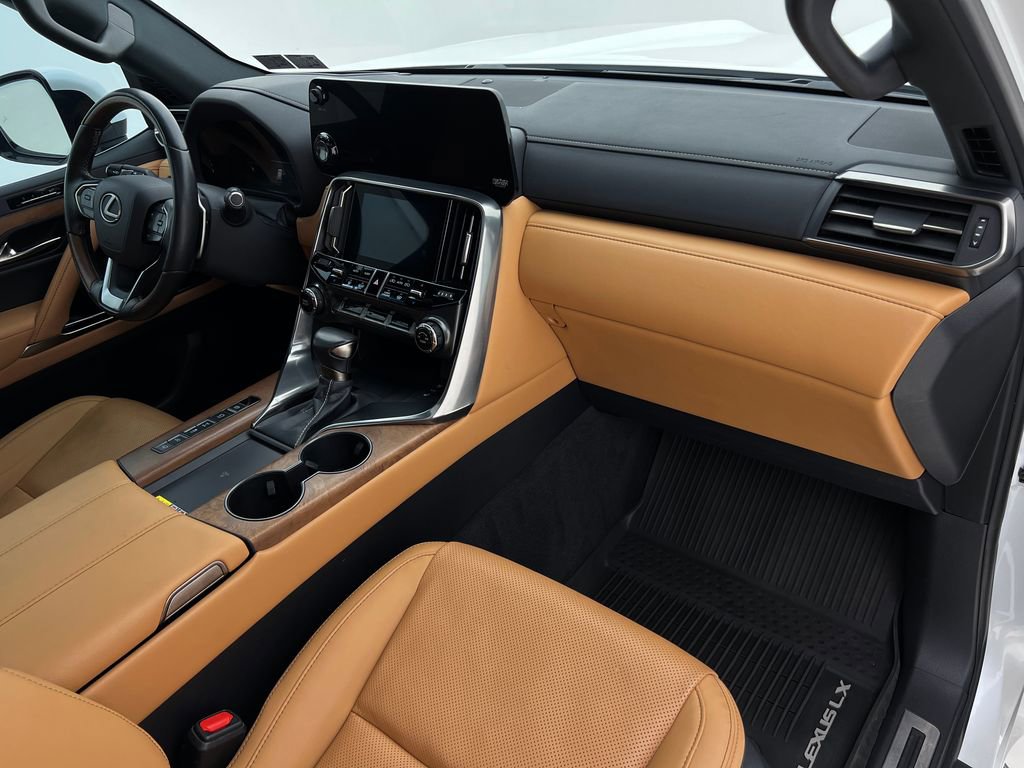 Certified 2024 Lexus LX 600 4WD w/ Luxury Package image 13