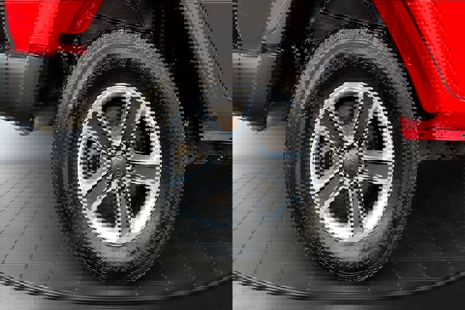 Used 2023 Jeep Wrangler Sahara image 35