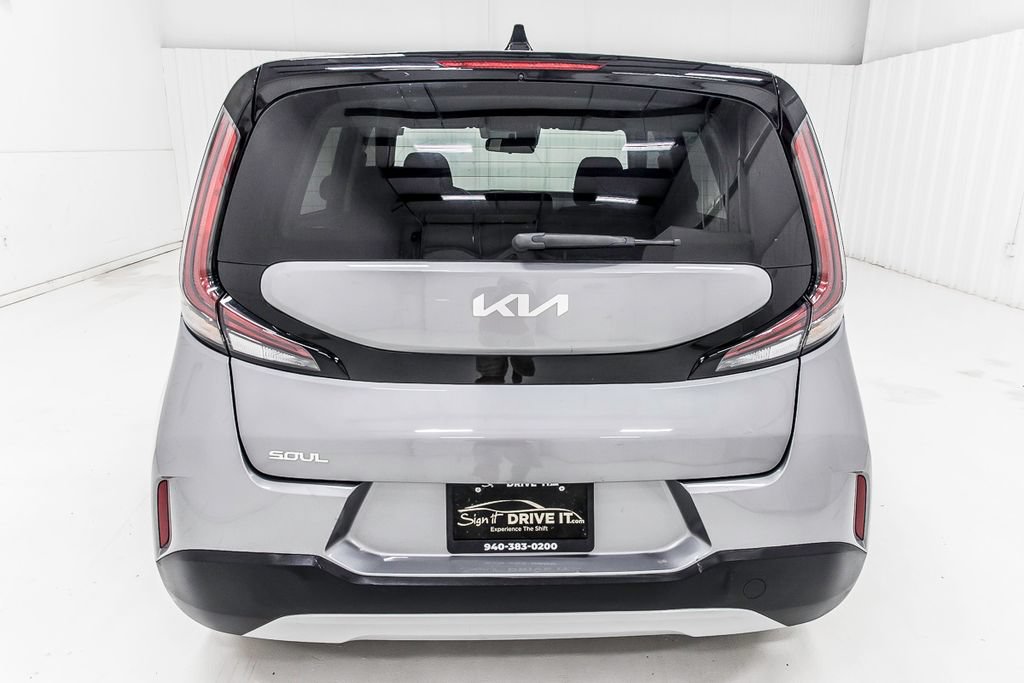 Used 2023 Kia Soul LX FWD image 6
