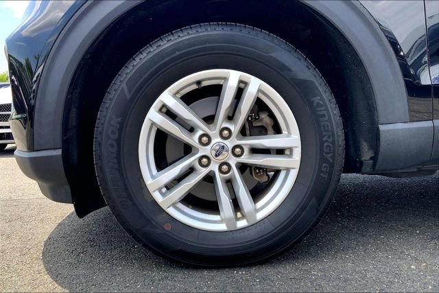 Used 2020 Ford Explorer XLT w/ Equipment Group 202A AWD/4WD image 5