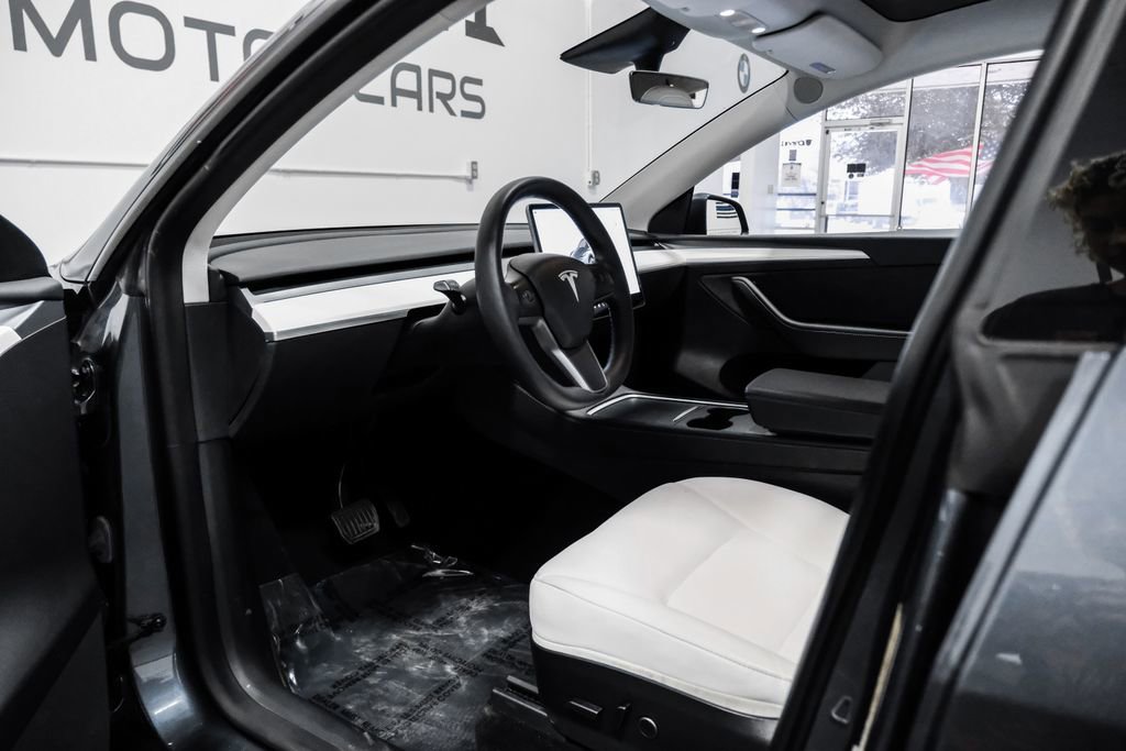 Used 2023 Tesla Model Y Long Range AWD/4WD image 3