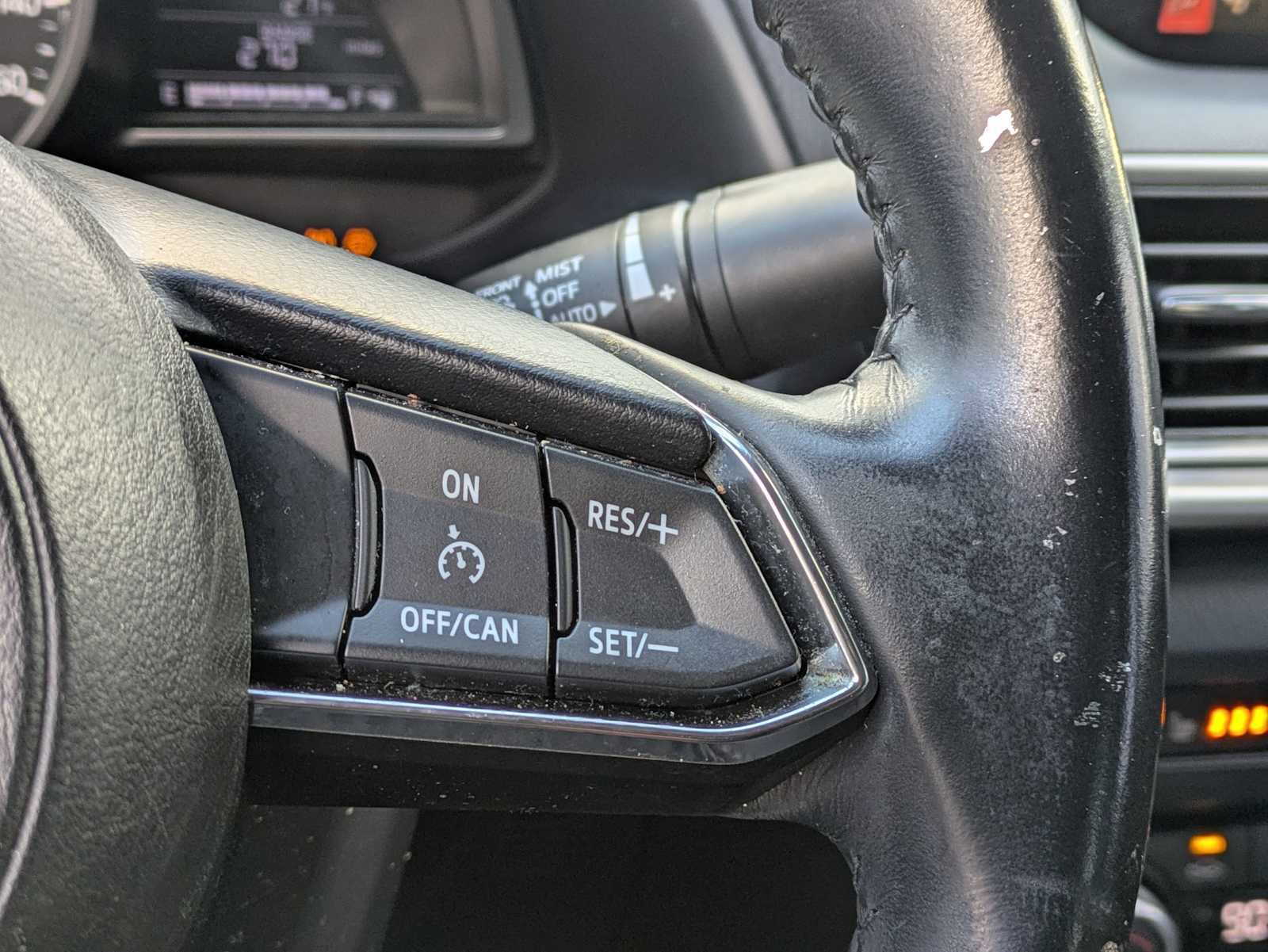 Used 2018 MAZDA MAZDA3 Touring image 23