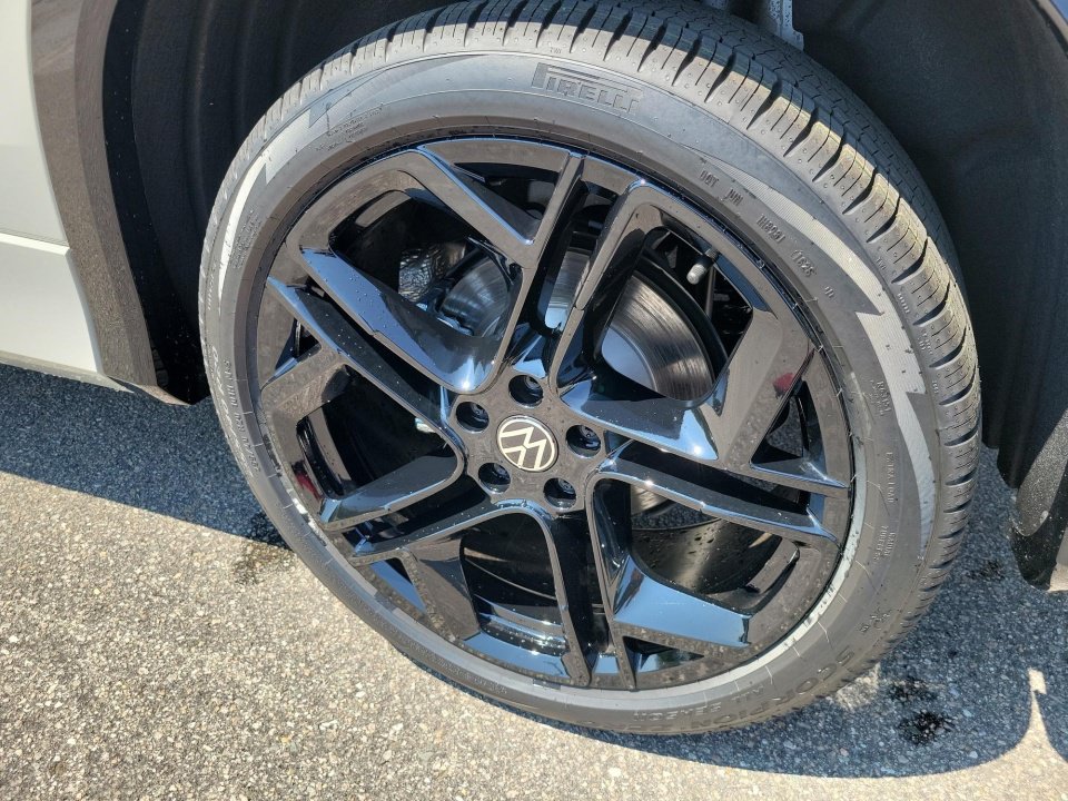 New 2026 Volkswagen Tiguan SE R-Line FWD image 25
