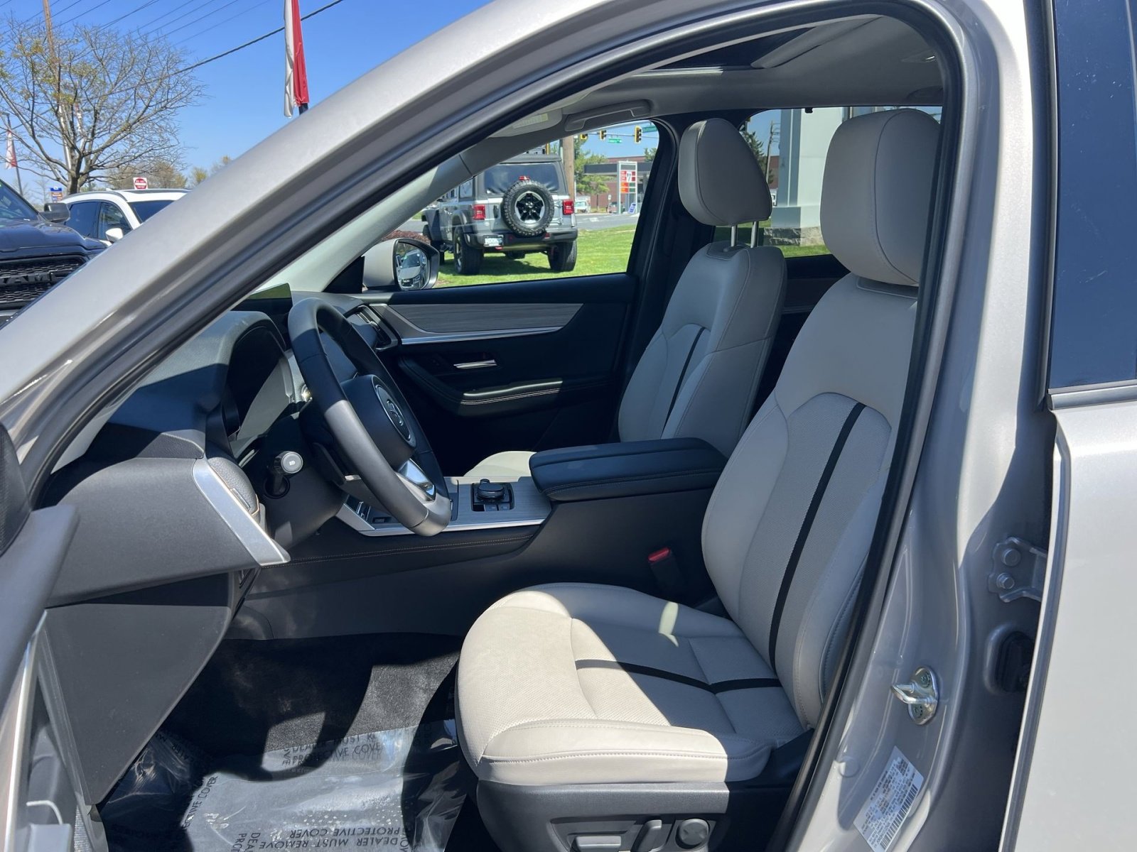 Used 2025 MAZDA CX-90 Plug-In Hybrid w/ Preferred image 13