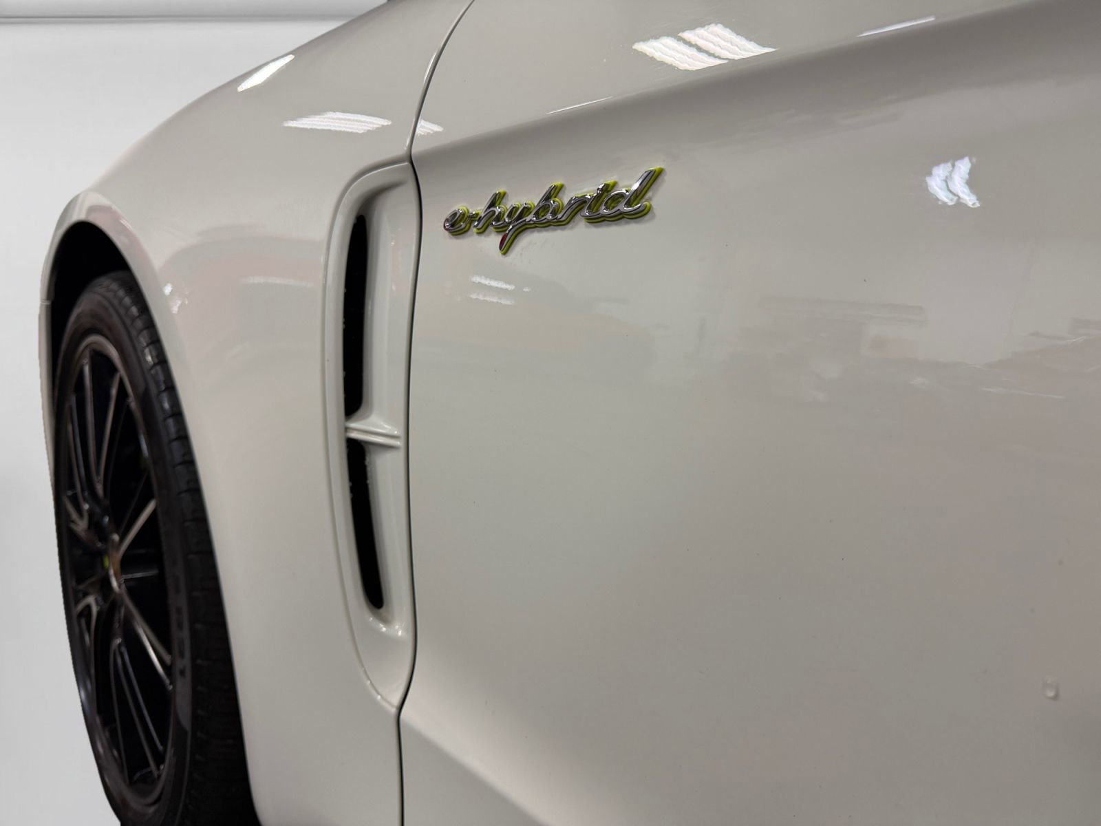 Used 2021 Porsche Panamera 4S w/ Premium Package AWD/4WD image 12