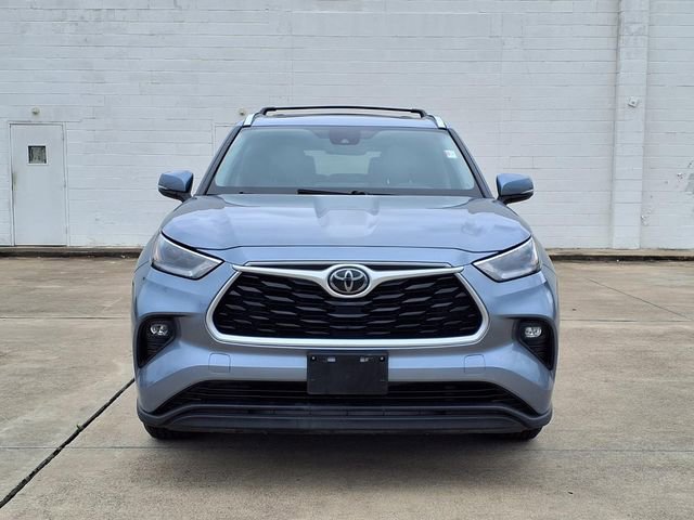 Used 2021 Toyota Highlander XLE FWD image 19