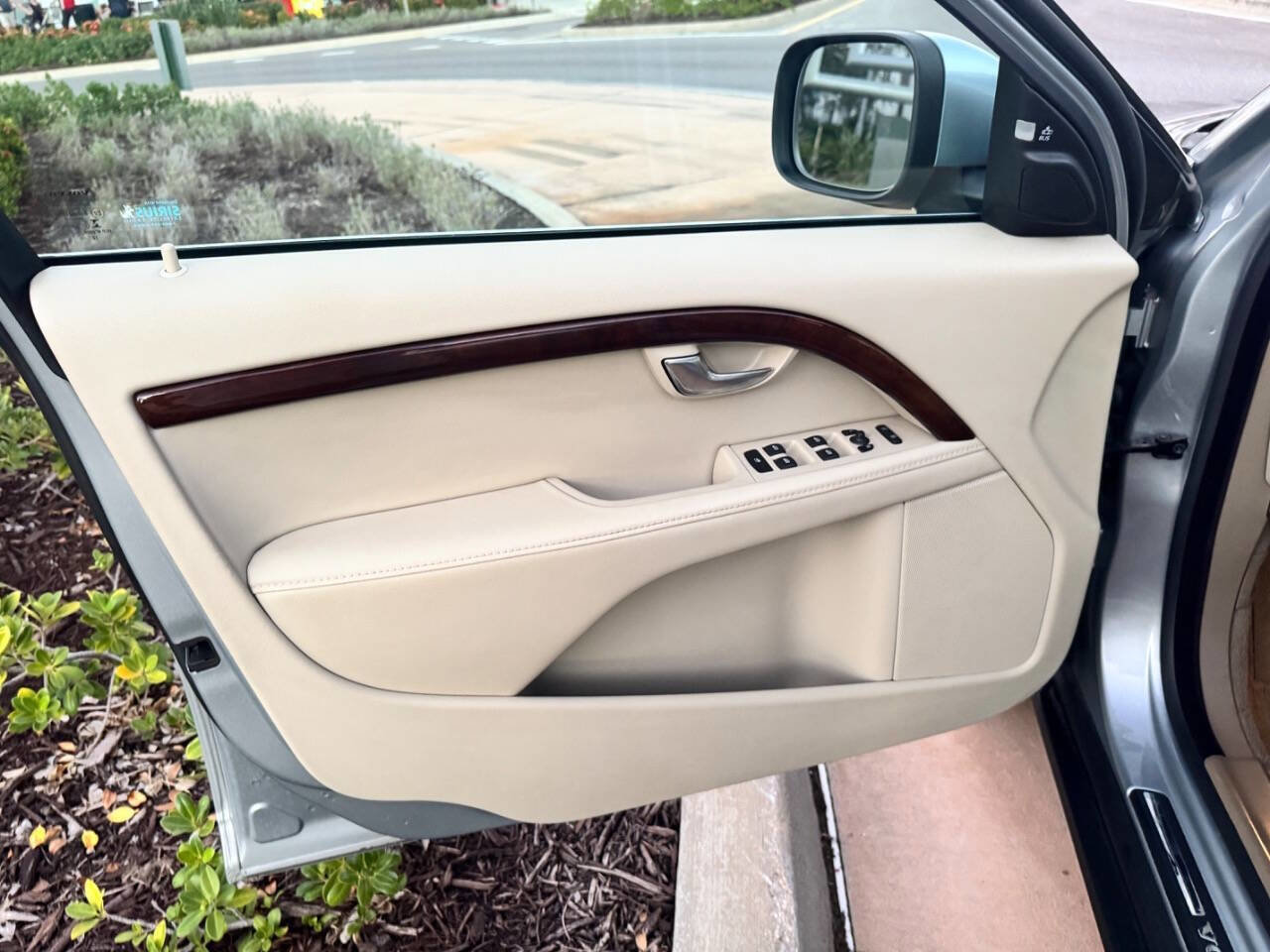 Used 2013 Volvo XC70 3.2 image 27