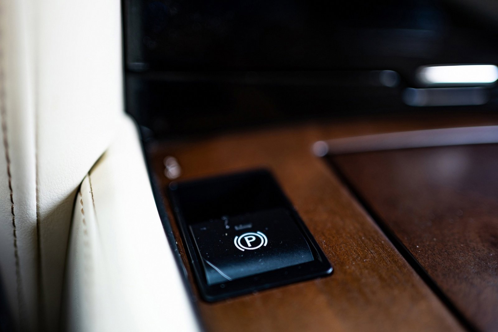 Used 2017 Lexus LX 570 4WD w/ Luxury Package image 64