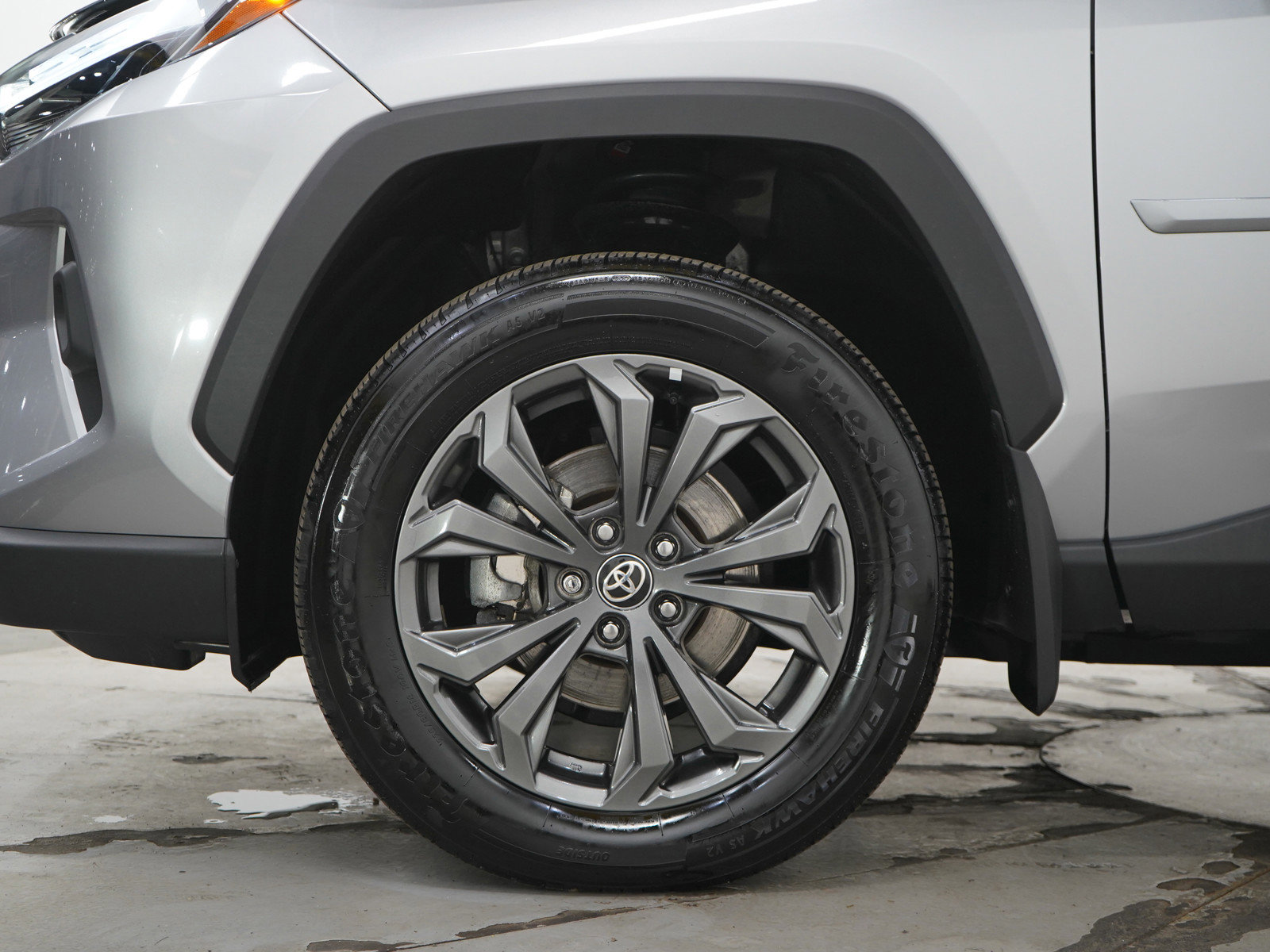 Used 2023 Toyota RAV4 Limited AWD/4WD image 31