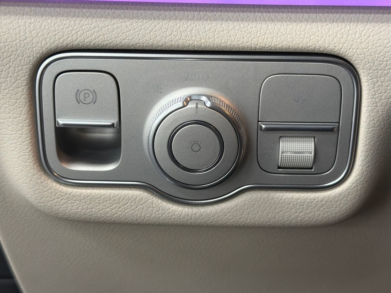 Used 2026 Mercedes-Benz GLS 580 4MATIC image 32