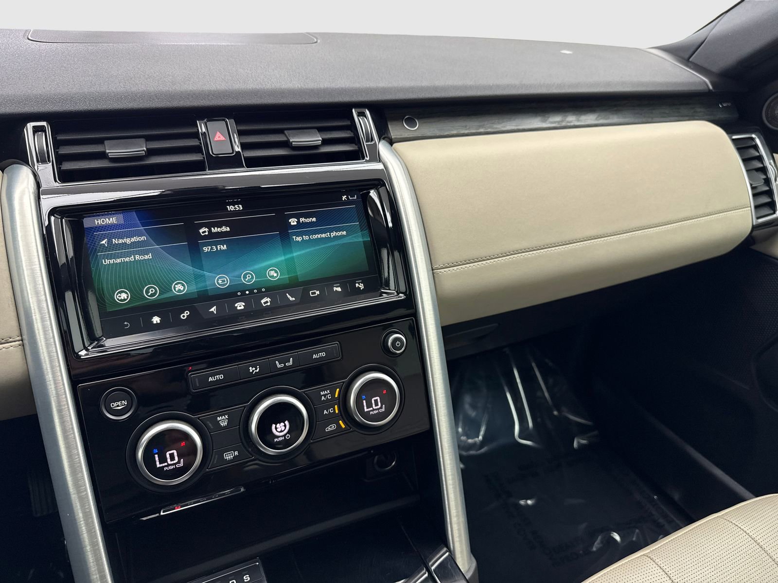 Used 2020 Land Rover Discovery HSE AWD/4WD image 24