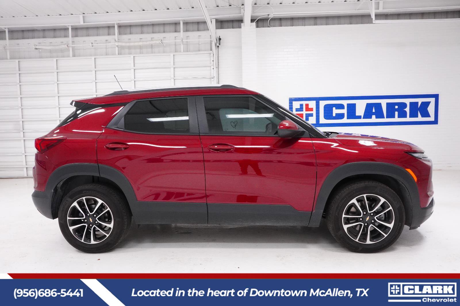 Used 2025 Chevrolet TrailBlazer LT w/ Convenience Package FWD image 4