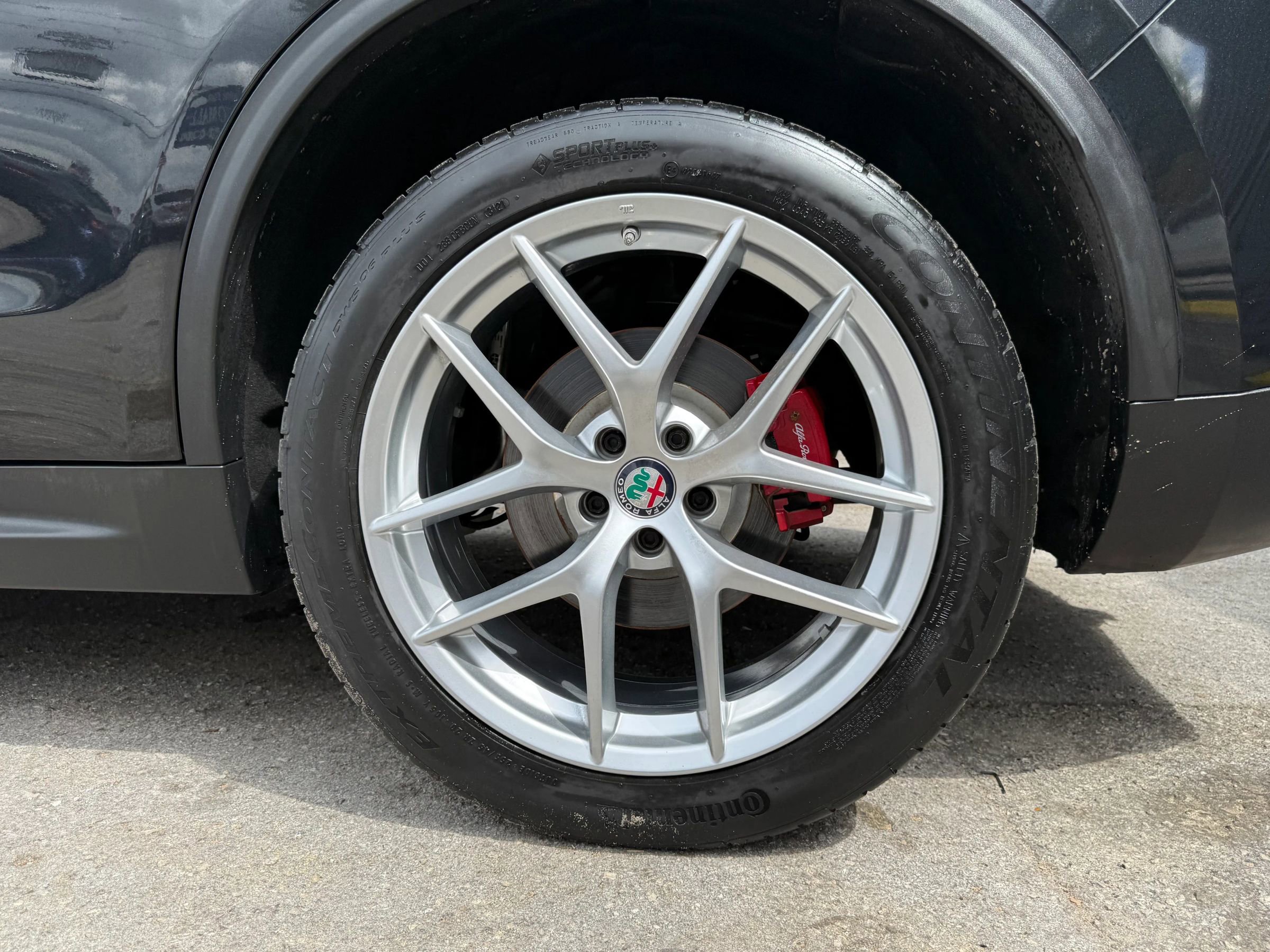 Used 2018 Alfa Romeo Stelvio Sport w/ Quick Order Package 22J Sport image 16