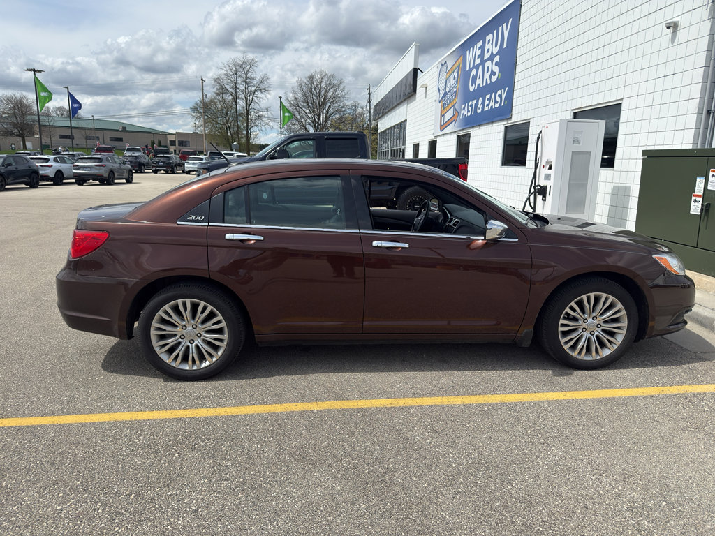 Used 2012 Chrysler 200 Limited w/ Sun/Sound Group FWD image 3