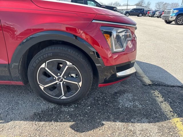 Used 2025 Kia Niro SX image 4