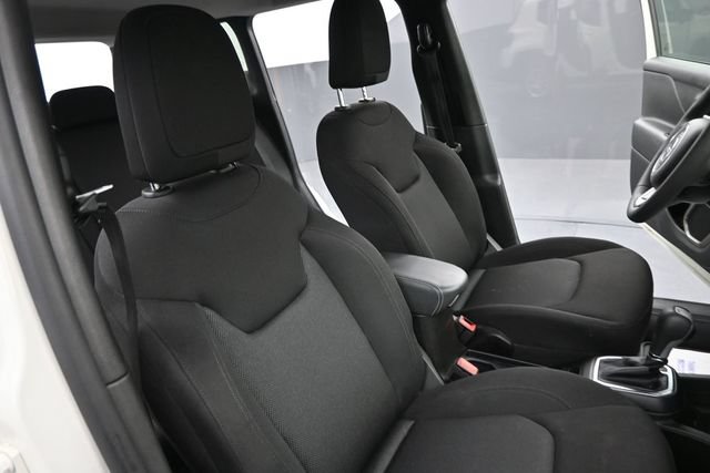Used 2023 Jeep Renegade Latitude AWD/4WD image 26