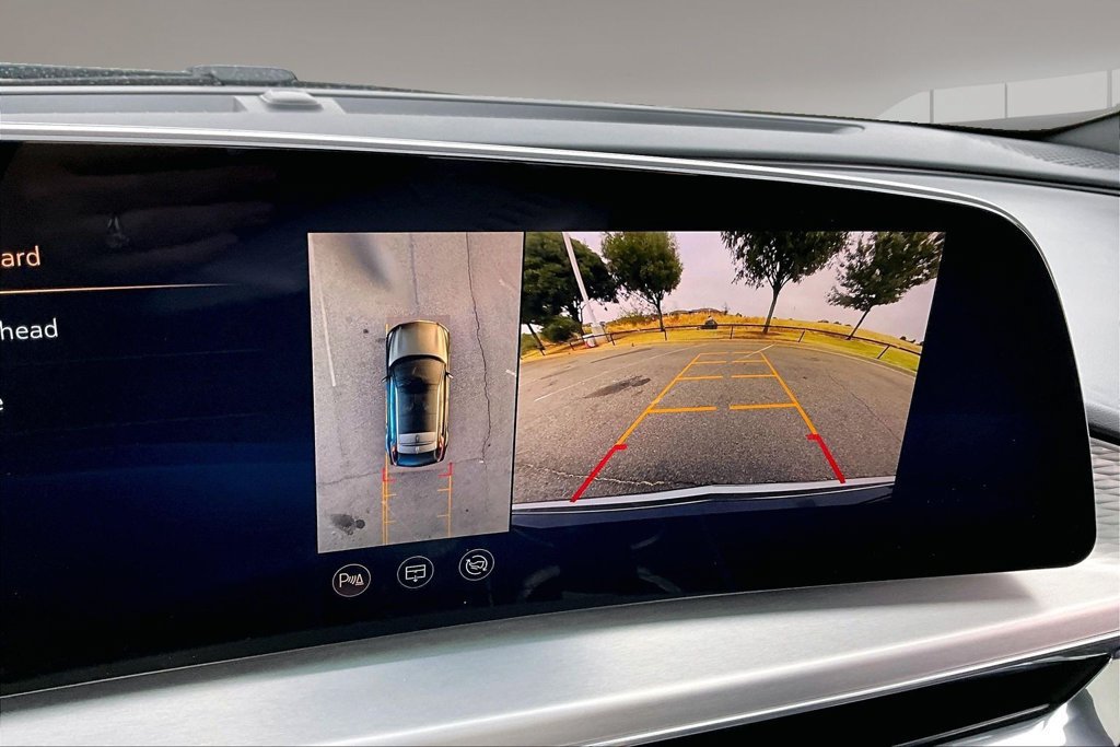 Certified 2024 Cadillac Lyriq Luxury RWD image 23