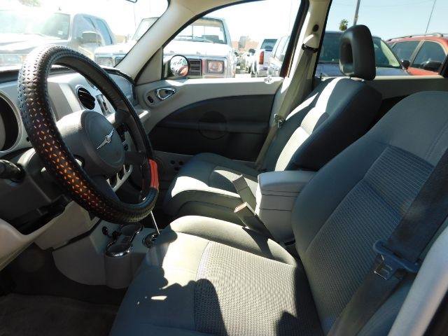 Used 2010 Chrysler PT Cruiser w/ Convenience Group image 9