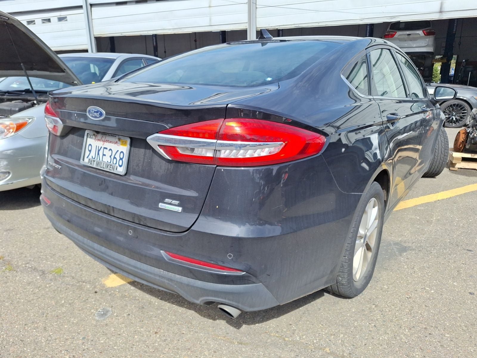 Used 2020 Ford Fusion SE FWD image 6