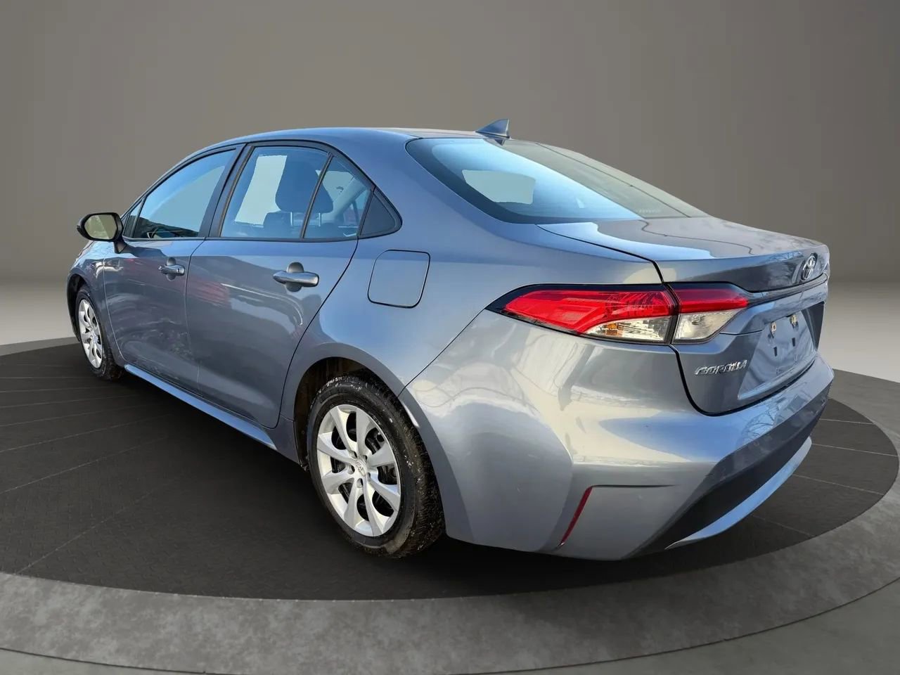 Used 2022 Toyota Corolla LE image 7