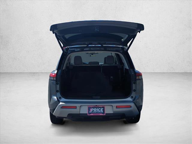 Used 2025 Nissan Pathfinder SL image 6