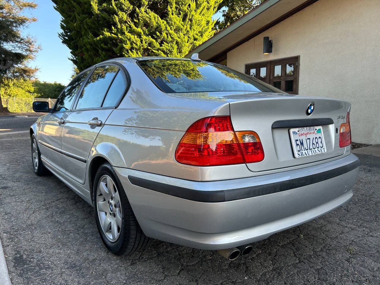 Used 2005 BMW 325i Sedan RWD image 16