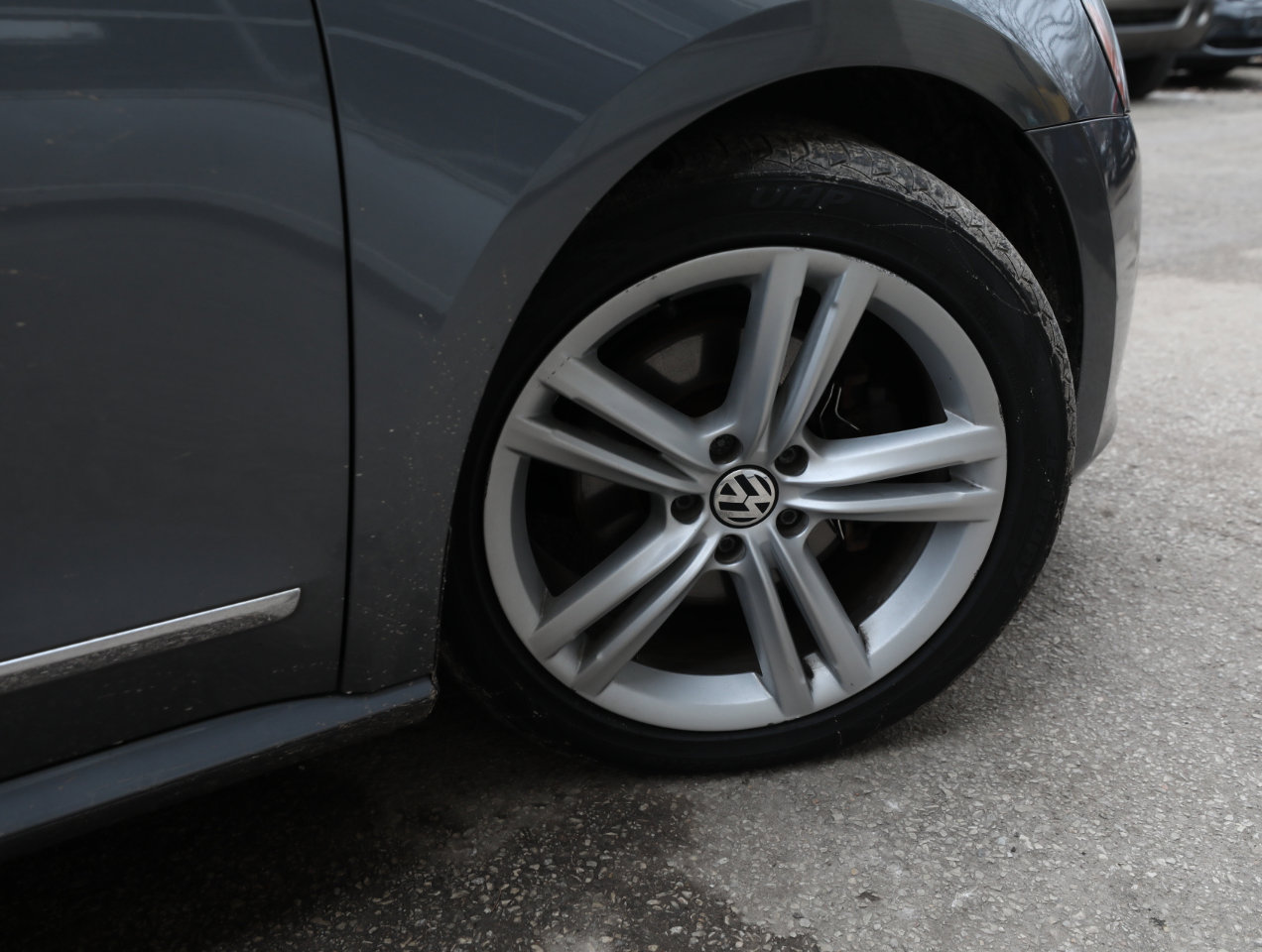 Used 2013 Volkswagen Passat TDI SEL Premium image 9