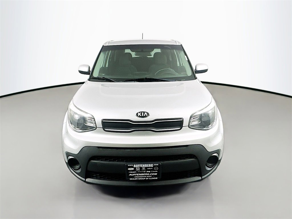 Used 2018 Kia Soul Base image 2