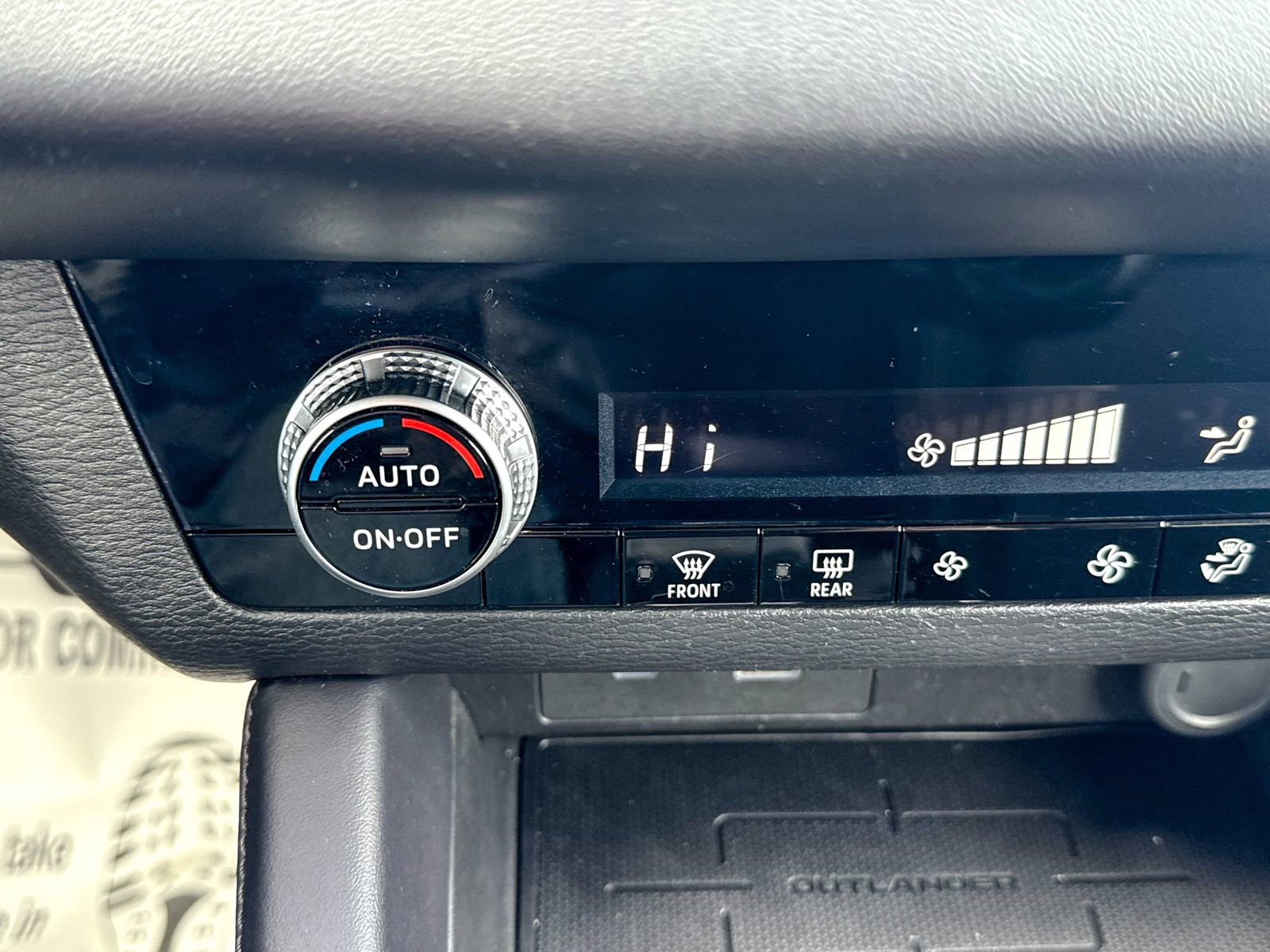 Used 2024 Mitsubishi Outlander ES image 29