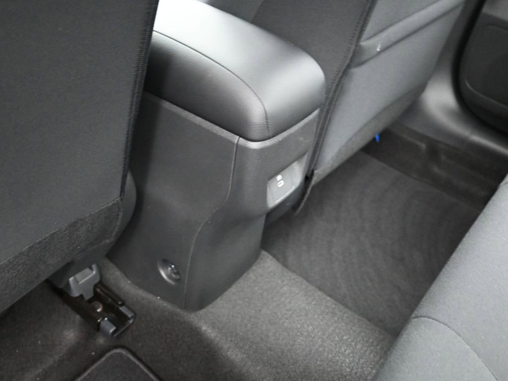 New 2025 Nissan Versa SR w/ Trunk Package FWD image 23