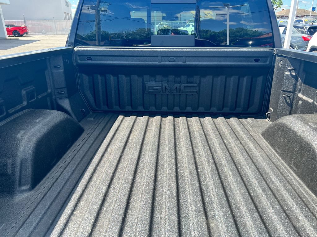 Used 2022 GMC Sierra 1500 SLT w/ SLT Premium Plus Package AWD/4WD image 8