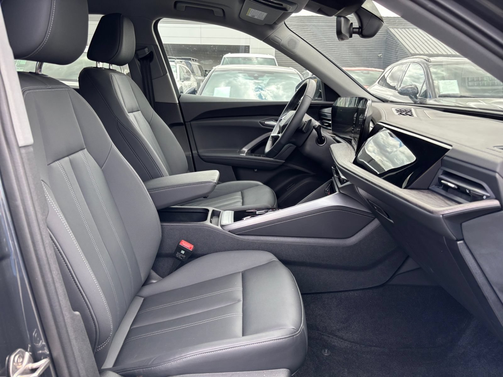 Used 2025 Audi Q5 Premium Plus w/ Premium Plus AWD/4WD image 17