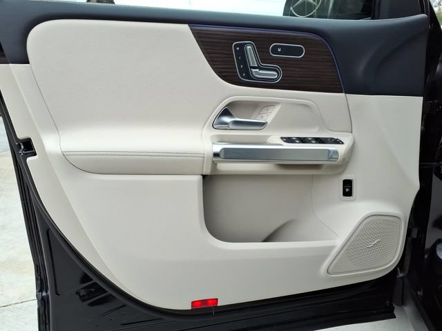 New 2026 Mercedes-Benz GLB 250 4MATIC image 12