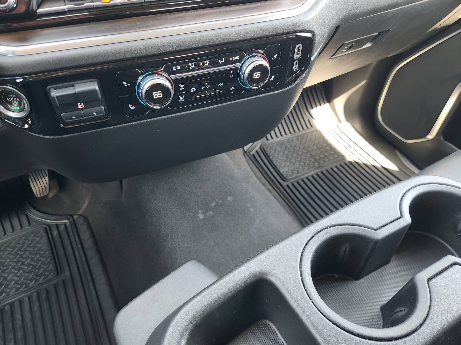 Used 2025 GMC Sierra 1500 SLT RWD image 24