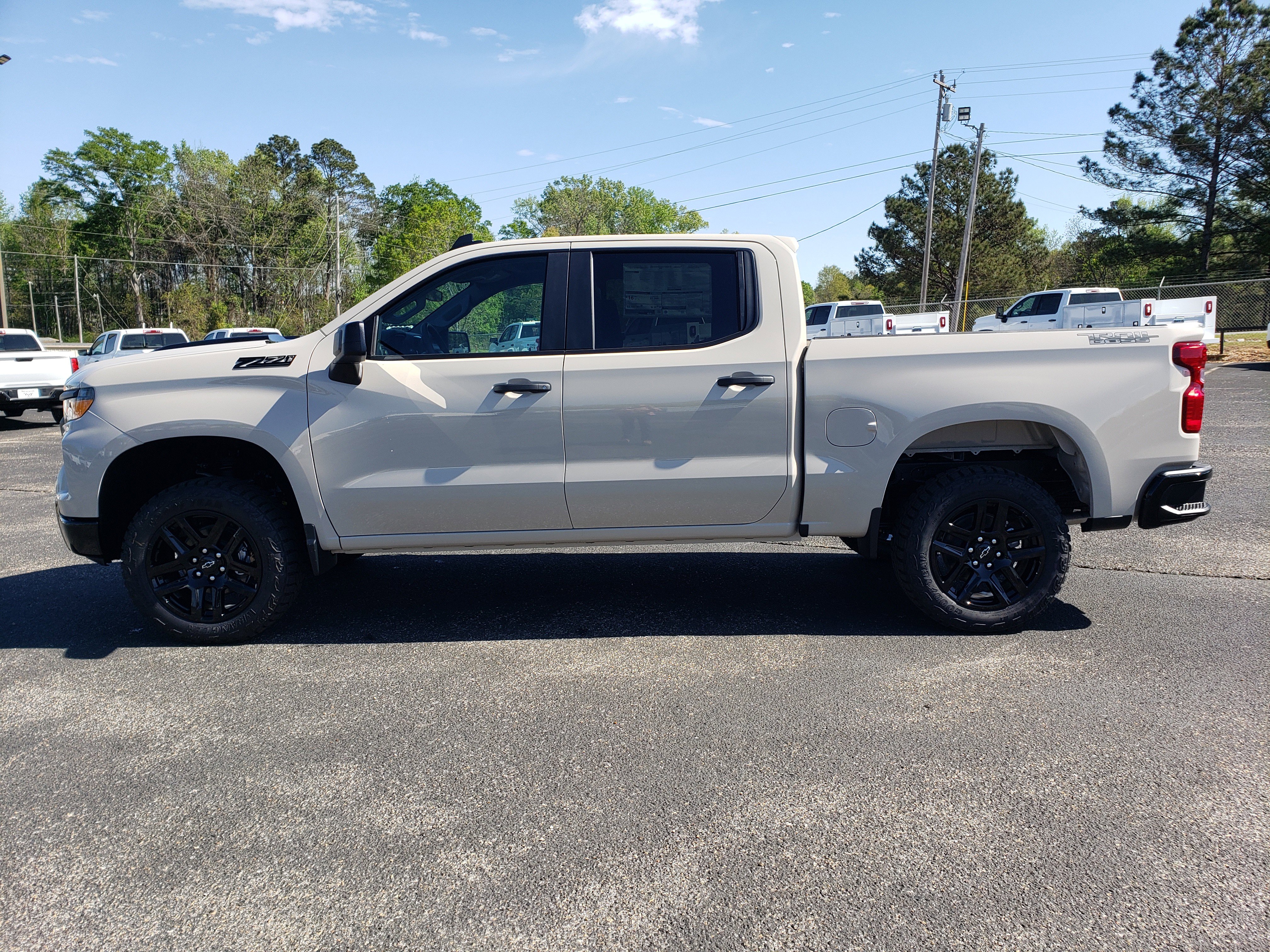 New 2026 Chevrolet Silverado 1500 Custom Trail Boss w/ Dark Appearance Package image 5