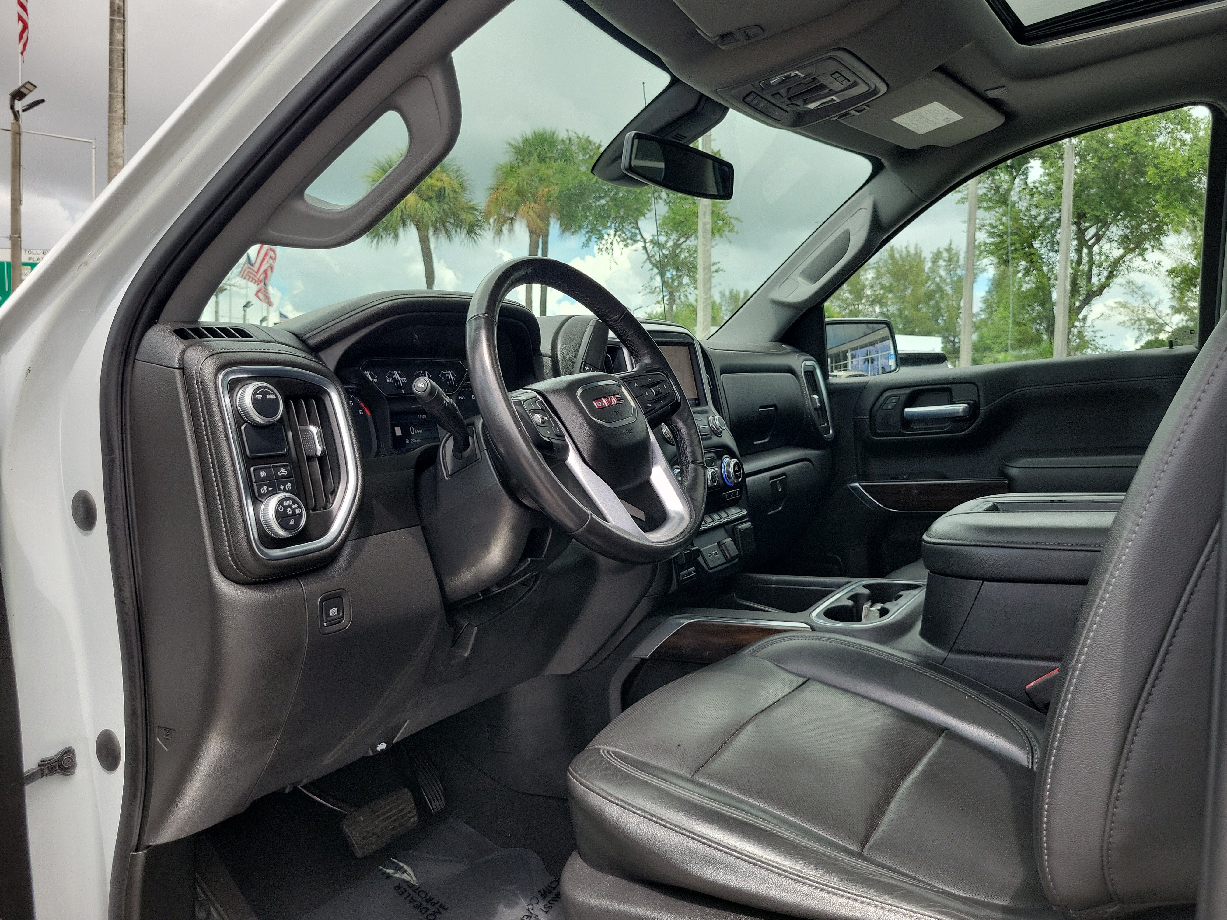 Used 2020 GMC Sierra 1500 SLT w/ SLT Premium Plus Package RWD image 9