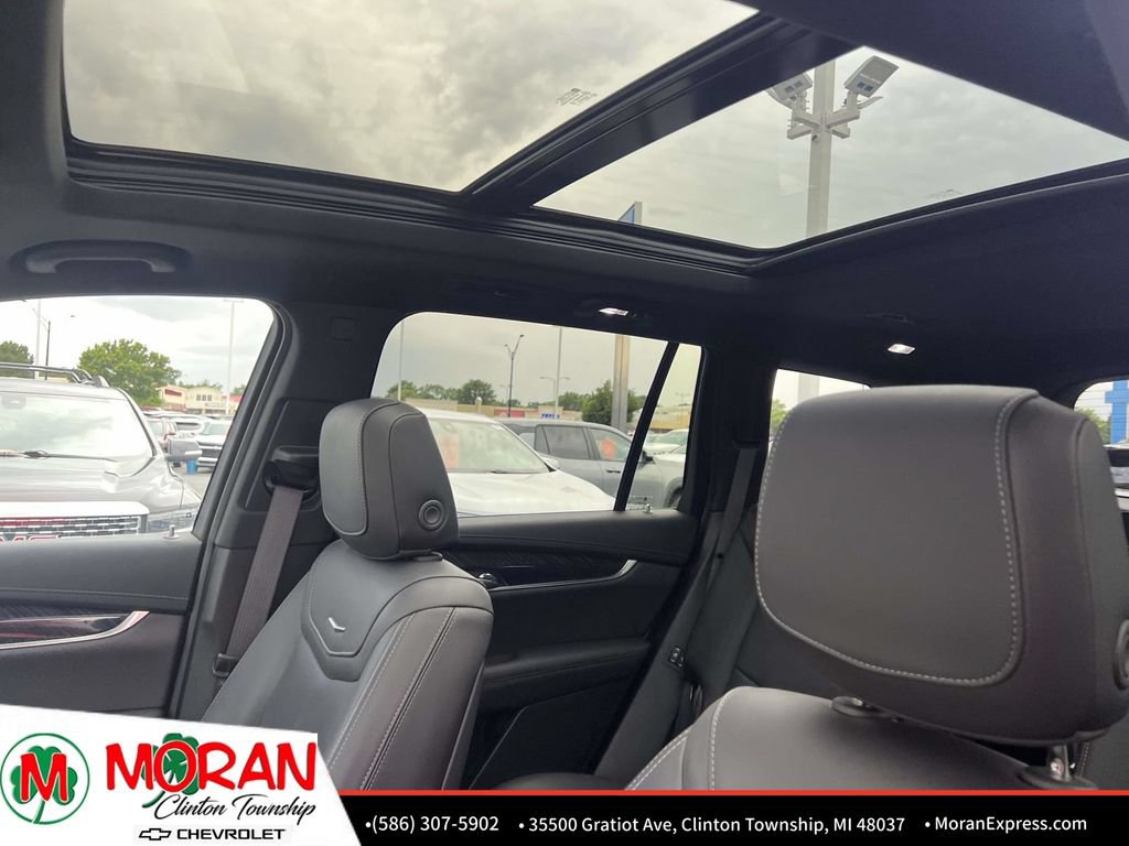 Certified 2024 Cadillac XT6 Premium Luxury FWD image 17