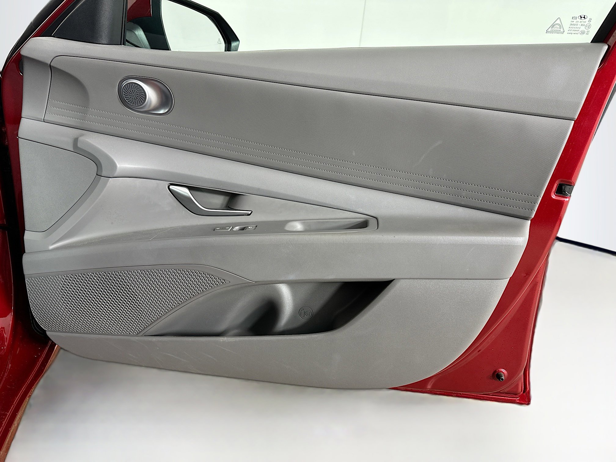 Used 2024 Hyundai Elantra SE FWD image 30