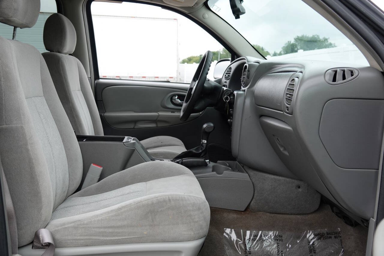Used 2007 Chevrolet TrailBlazer LS w/ LS Preferred Equipment Group AWD/4WD image 65