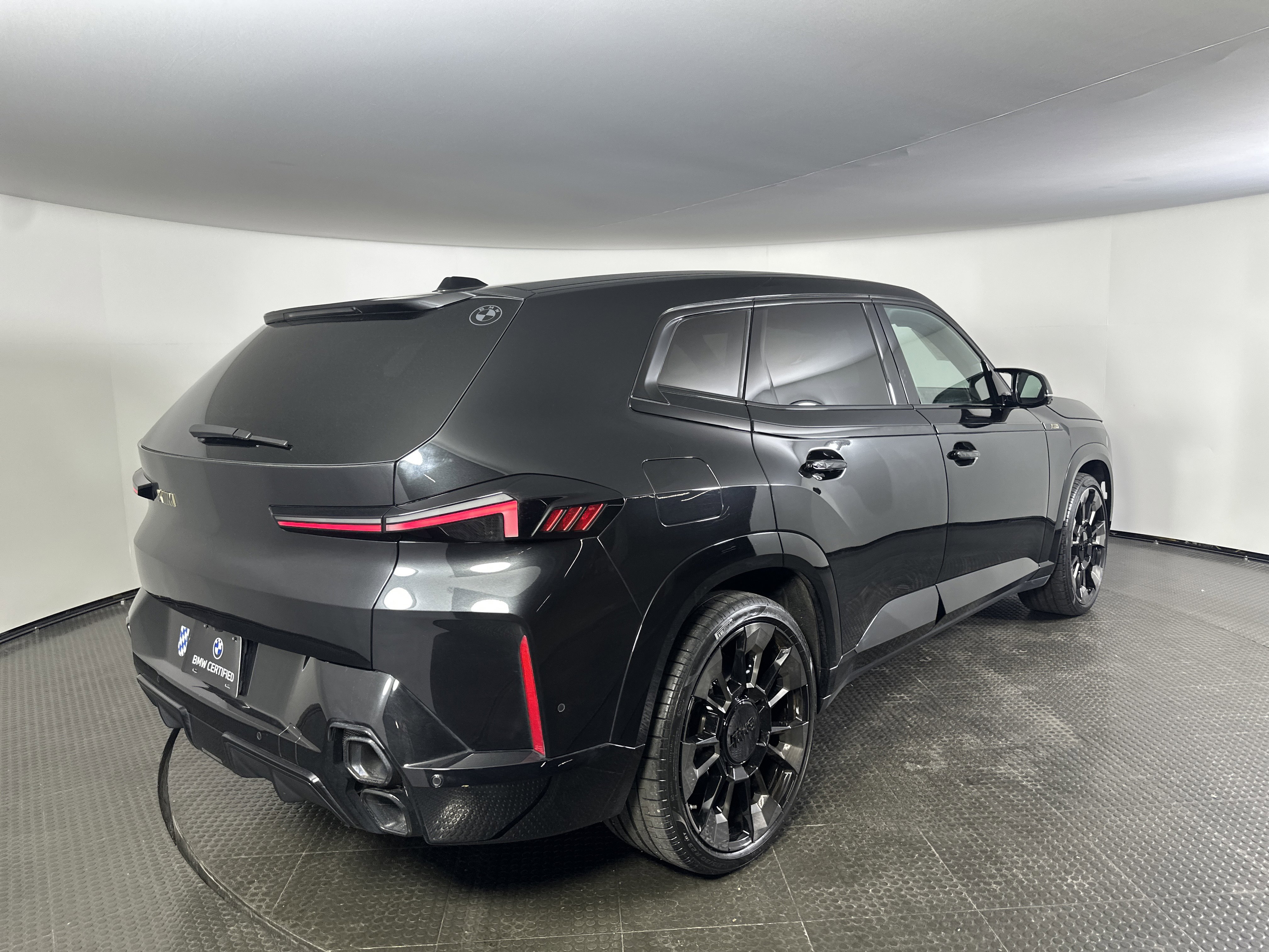 Certified 2023 BMW XM AWD/4WD image 5